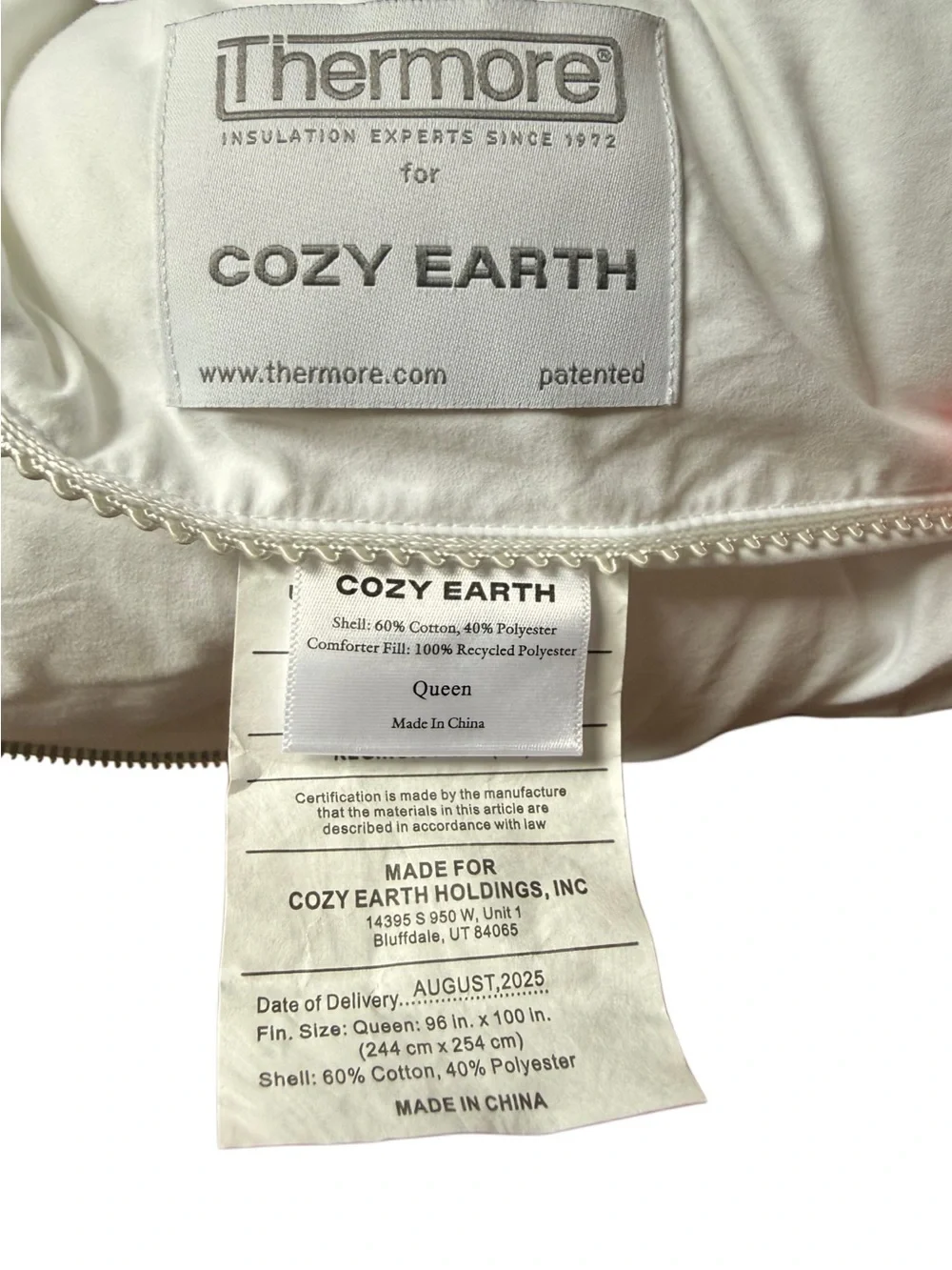 Cozy Earth Down Alternative Comforter Queen NWOT